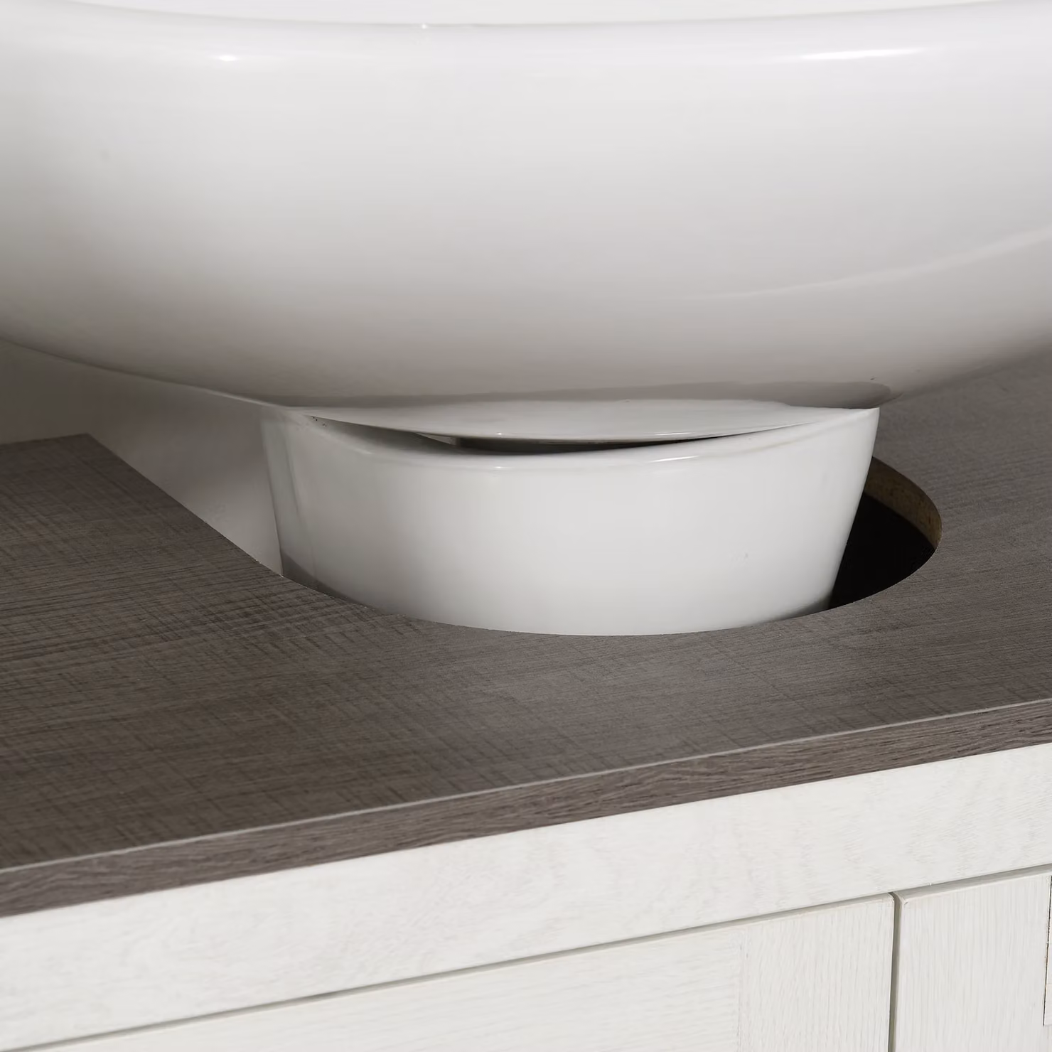 Kleankin Modern Floor Standing Bathroom Sink Cabinet in Antique White with Adjustable Internal Shelf and Double Hinged Doors – 7