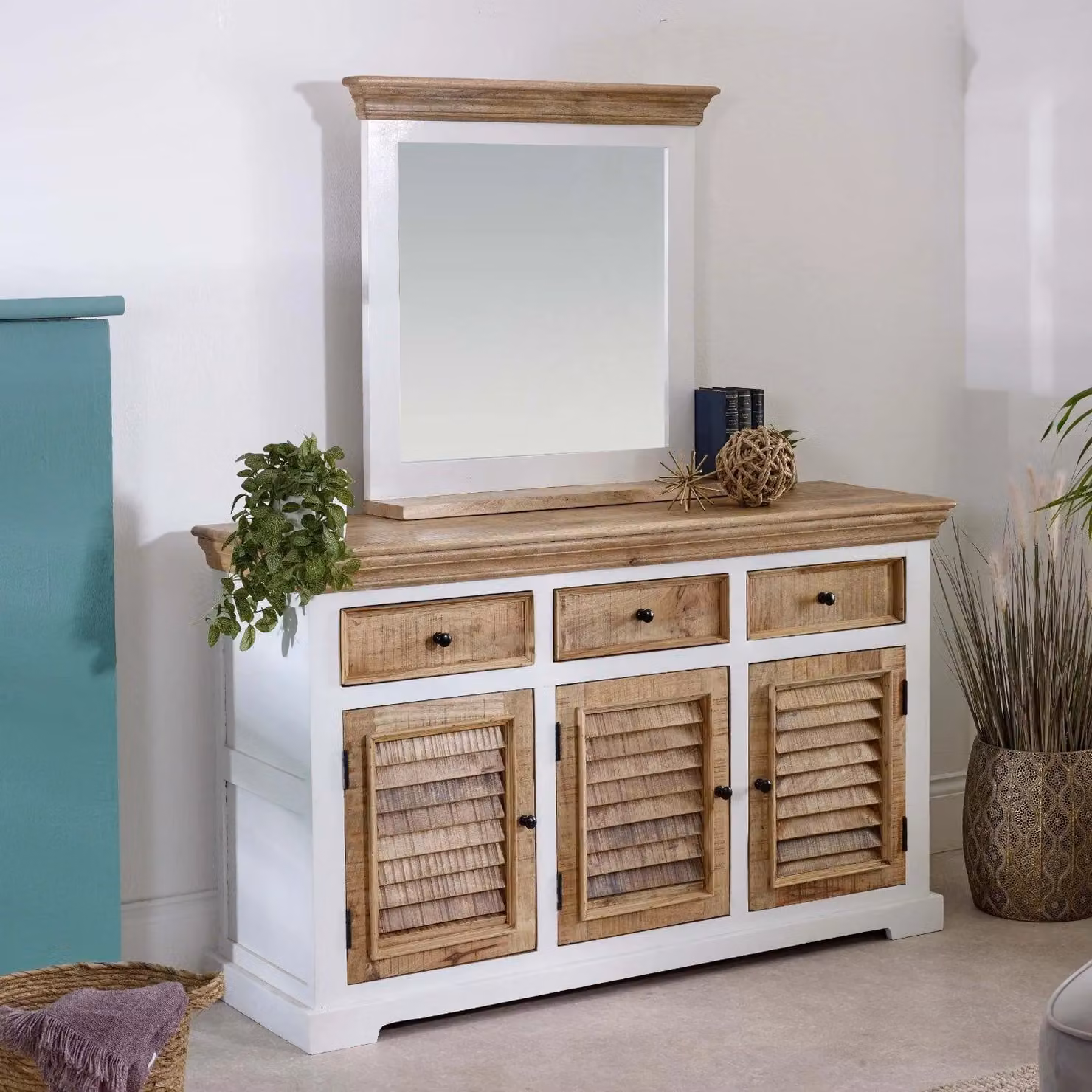 IH Design Curley White Solid Mango Wood Large Sideboard with 3 Doors and 3 Drawers, W: 140 cm, H: 85 cm, D: 45 cm – 2