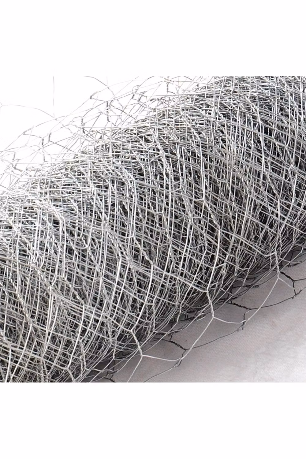 Living and Home Galvanised Steel Hexagonal Wire Mesh Fence Netting, Silver, 0.9 x 25 m – 2