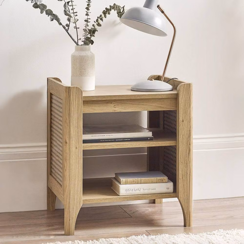 Cheshire Melrose Oak Lamp Table with Removable Shelf and Rounded Edges – 2