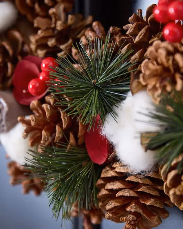 Dibor Pinecone and Roses Christmas Wreath in Red and Green, Diameter: 36 cm – 2