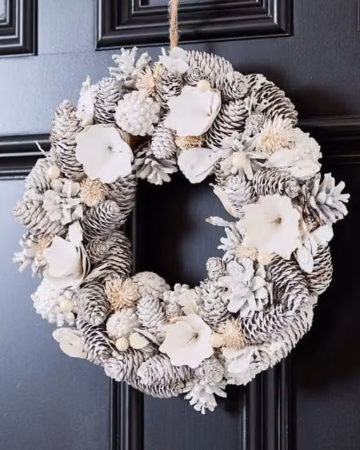 Dibor White and Silver Festive Christmas Wreath, Diameter: 33 cm – 1