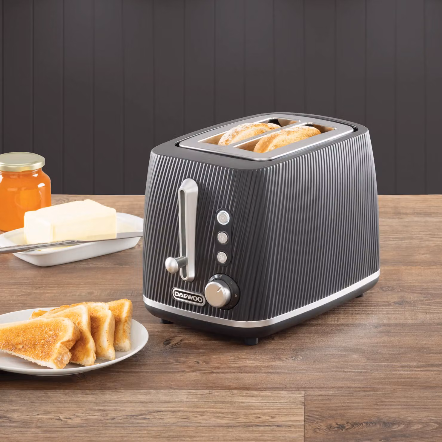 Daewoo Cascade 2-Slice Toaster in Black – 2