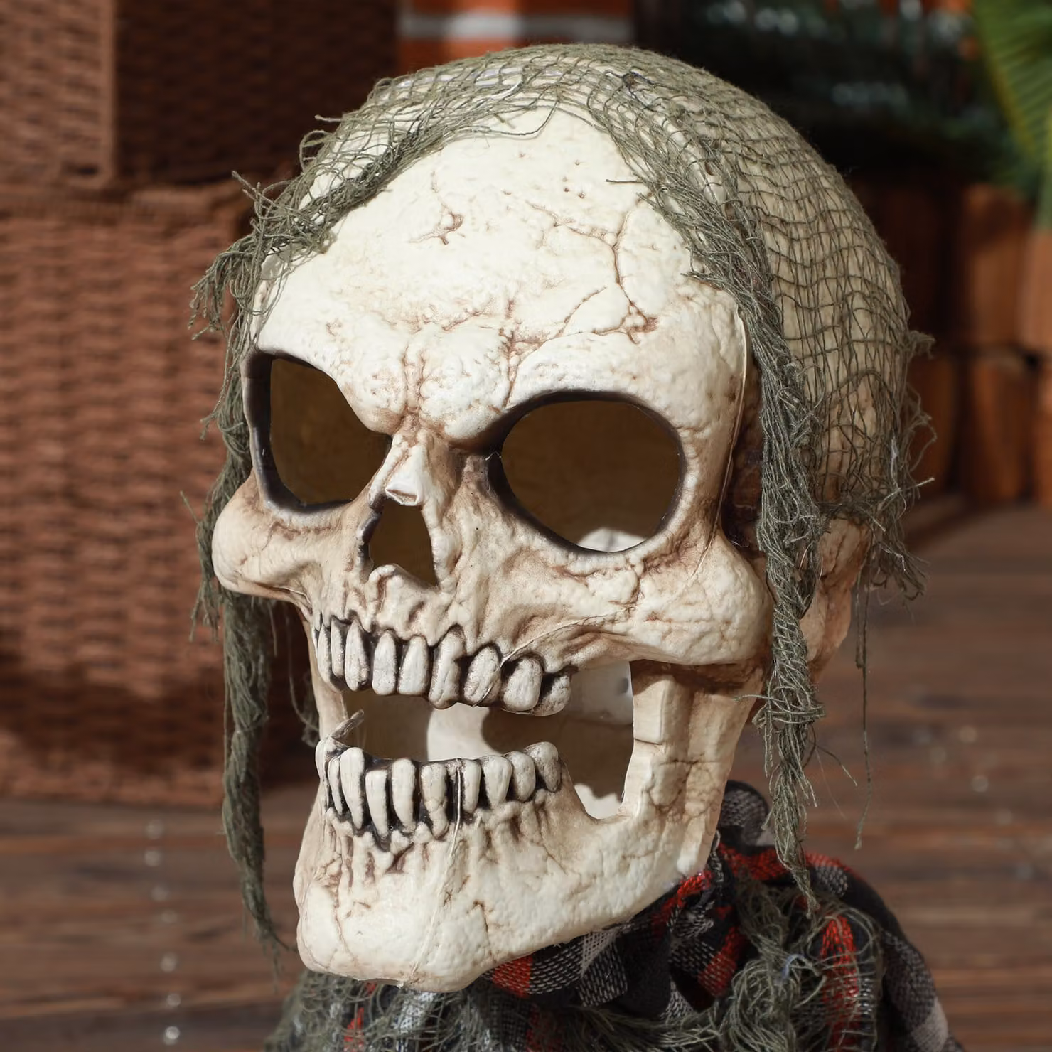 HOMCOM Groundbreaker Skeleton Outdoor Halloween Animatronic Decoration with Sound Activated Light Up Eyes in Black and White, Height: 70 cm – 6