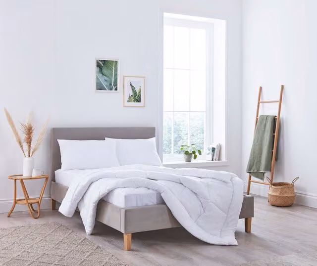Martex Eco Pure Recycled Microfibre Polyester Fill Duvet in White, King Size