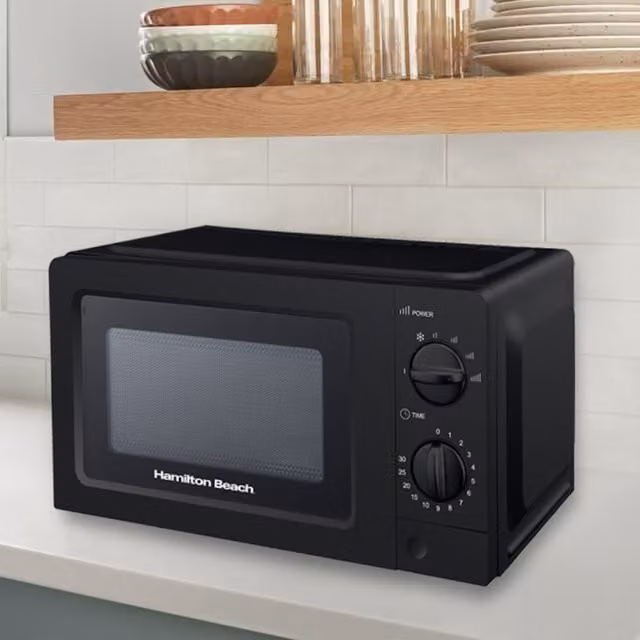 Hamilton Beach 20L Solo Countertop Microwave in Black