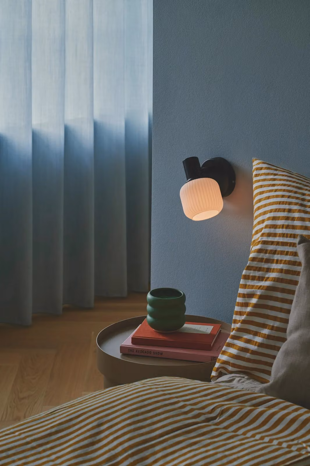 Nordlux Milford Modern Black Glass and Metal Wall Light with E14 Mains Plug-In Connection – 2