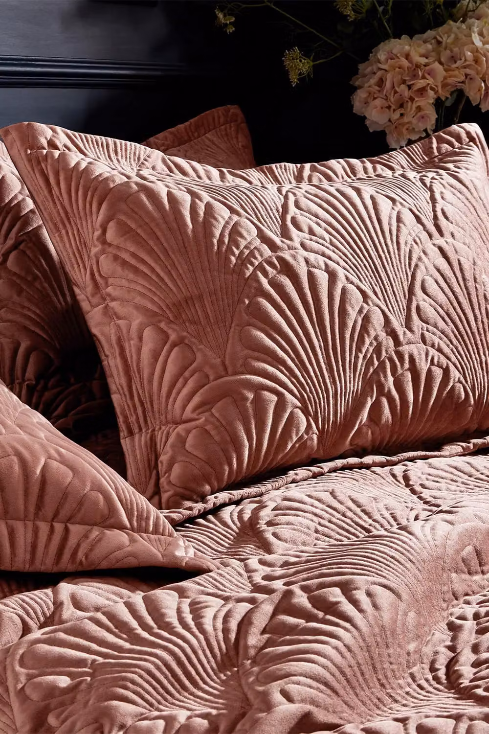 Paoletti Palmeria Quilted Velvet Duvet Cover and Pillowcase Set in Pink, W/D/H: 220 x 200 cm and 140 x 200 cm – 3