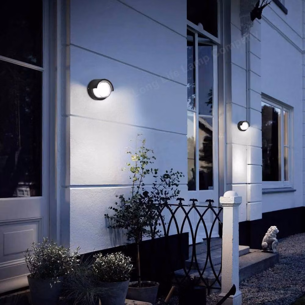 SPETLEK Round LED Wall Light in Black with Warm White Light, IP54 Rated for Garden Use – 3