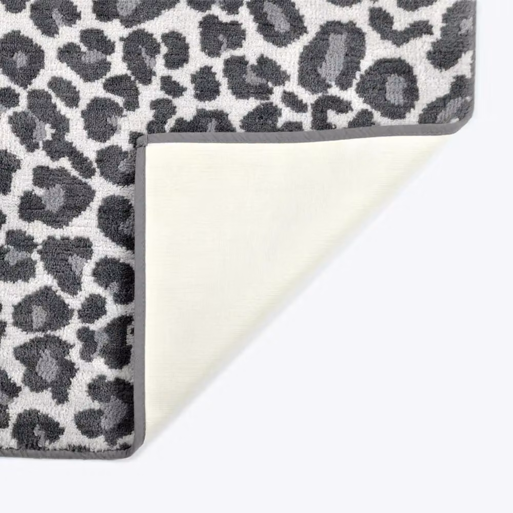 Allure Bath Fashions Leopard Print Non-Slip Microfibre Bath Mat in Grey – 3