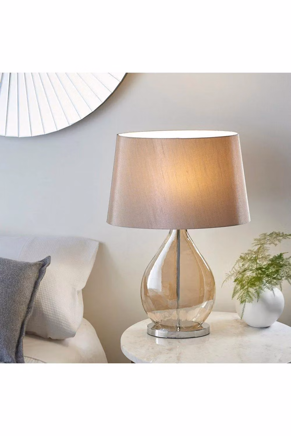Netlighting Kew Table Lamp in Gold and Beige with Glass and Silk Effect Fabric – 2