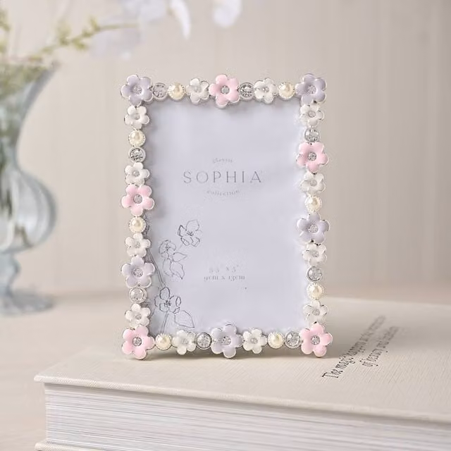 Widdop and Co Sophia Classic Daisy Single Rectangular Tabletop Photo Frame, White and Pink, 3.5 x 5 in