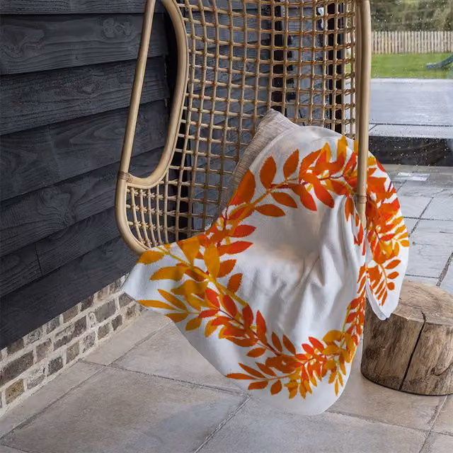 Benjamin Tate Design Orange and Red Autumn Leaves Fleece Blanket, W/D/H: 120 x 150 cm