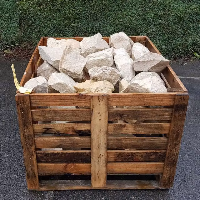 Stone Warehouse Cream Buff Cotswold Rockery 250mm Crate in Yellow