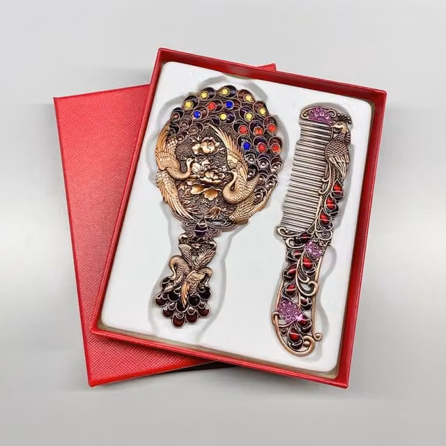 Leaper Style 2 Creative Metal Peacock Mirror and Comb Set in Red