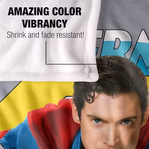Warner Bros. Superman 2025 Comic Flight Super Soft Fleece Throw Blanket, Multicolour, W: 152 cm, D: 127 cm – 3