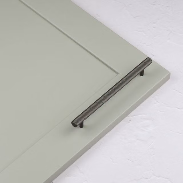 Handle & Home Matt Anthracite Grey Grooved Textured Aluminium Bar Cabinet Pull 200mm
