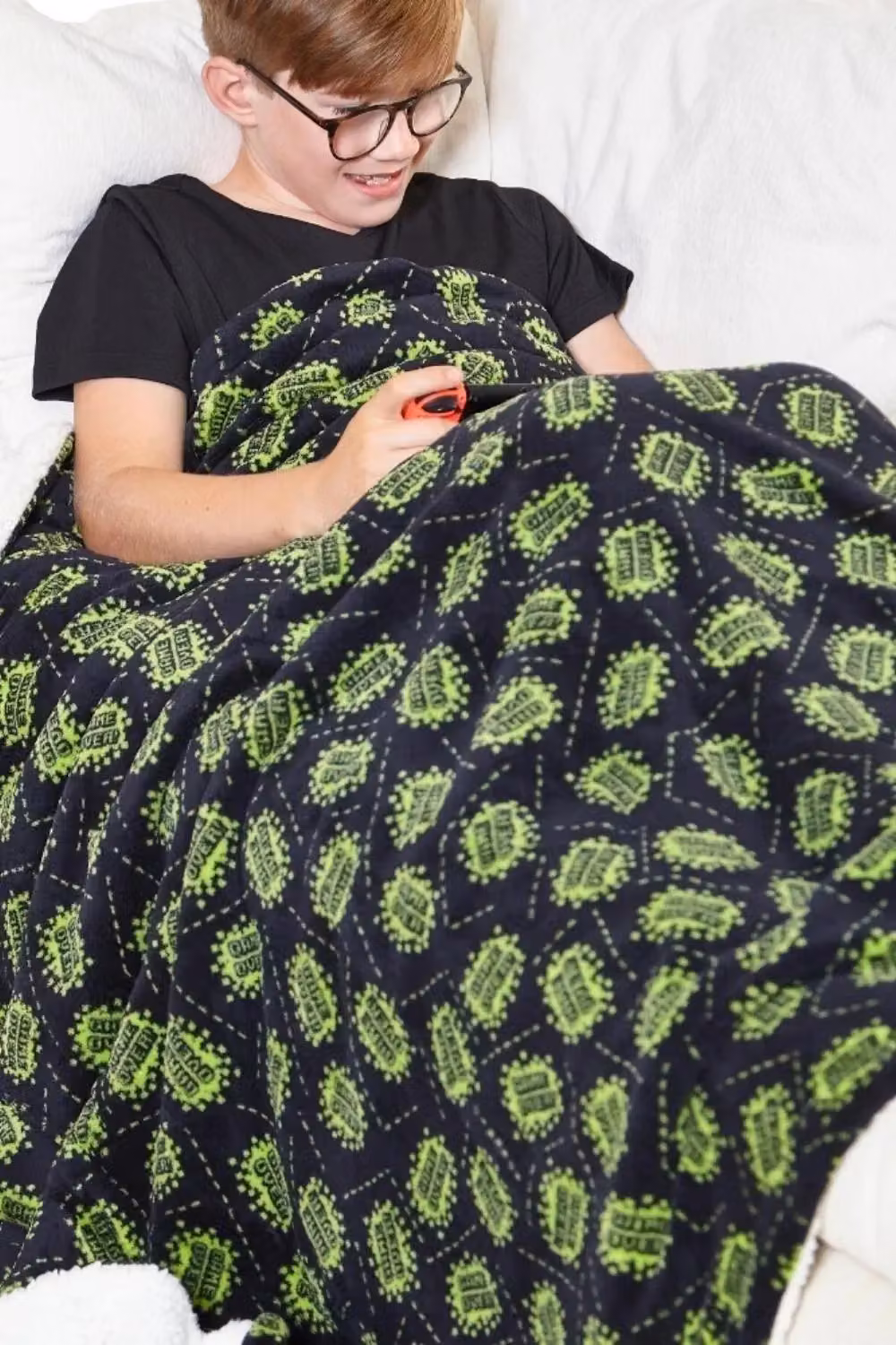 Just Essentials Reversible Plush Fleece Blanket Throw in Black and Green – 7
