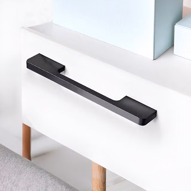 Darphe Pack of 2 Modern Minimalist Bar Furniture Handles in Matt Black, 17.7 cm