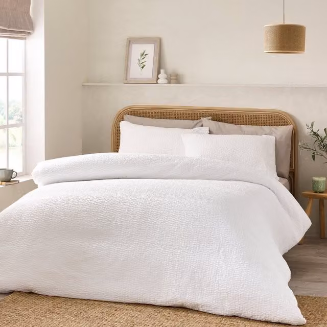Catherine Lansfield White Seersucker Plain Duvet Cover Bedding Set for Adults