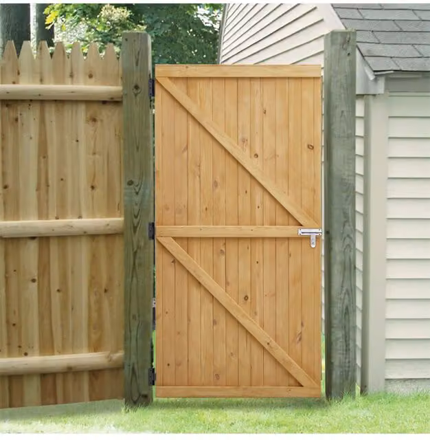 Living and Home Brown Pine Wood Garden Flat Top Swing Gate, W: 91 cm, H: 183 cm