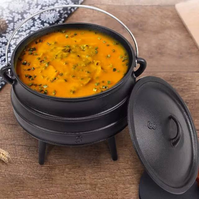 Livingandhome Black Uncoated Cast Iron Casserole Potjie Pot