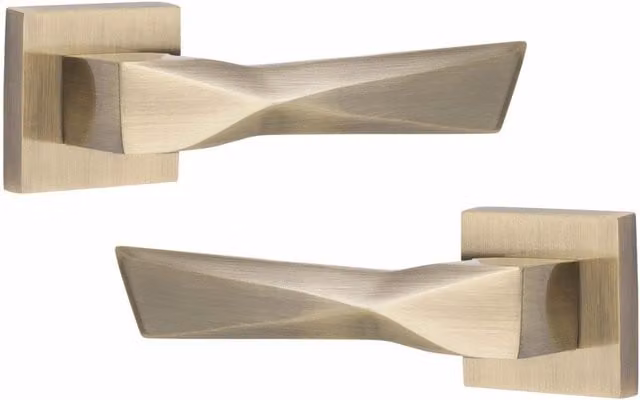 Golden Grace Brass Door Handles in Gold and Bronze