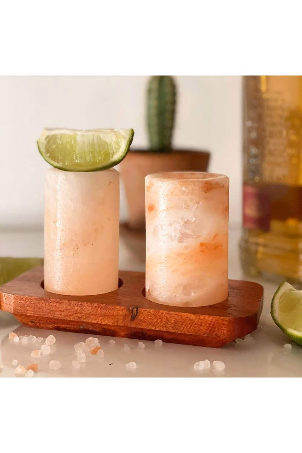 KDMD Set of 2 Peach Himalayan Salt Shot Glasses with Wooden Serving Stand – 3