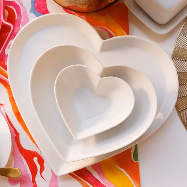 Mikasa Chalk Heart Porcelain Serving Platter, White, Diameter: 30 cm
