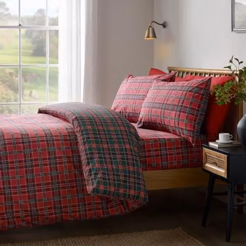 Catherine Lansfield Reversible Tartan Check Double Duvet Cover Set Red and Green, W/H: 200 x 200 cm with Pillowcase 50 x 75 cm