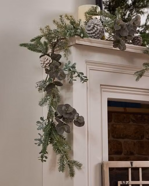 Dibor Alpine Lodge Christmas Table Decoration Garland, Multicolour and Green, 1.5m