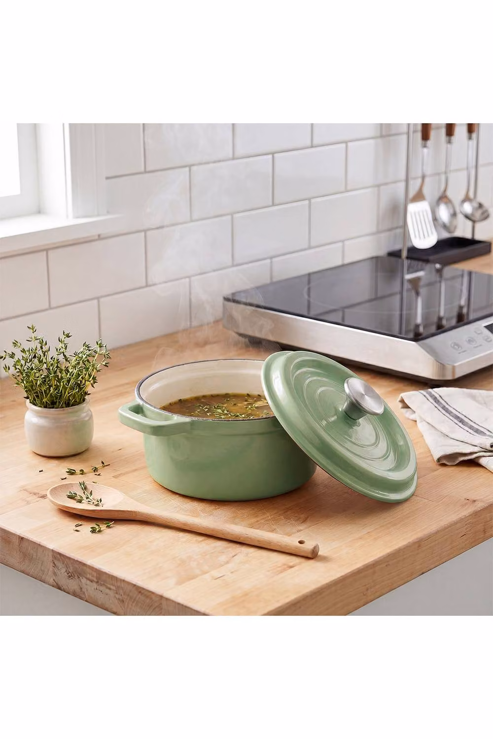 Living and Home Enamelled Cast Iron Dutch Oven Casserole Pot with Glass Lid, Green – 3