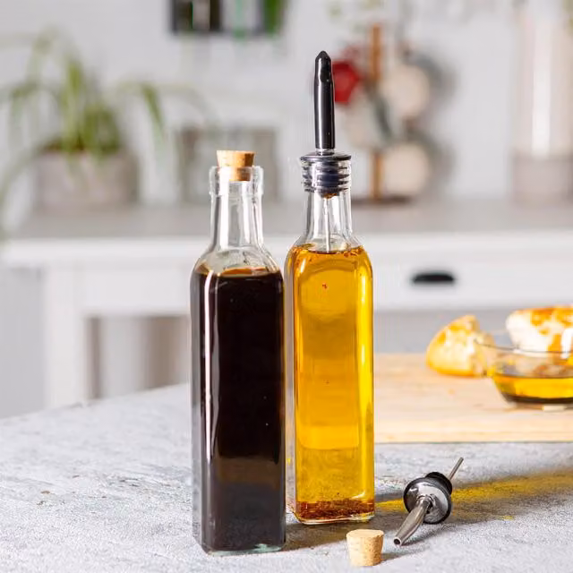 Argon Tableware Clear Glass Olive Oil Pourer Bottle with Cork Lid, 0.25 l