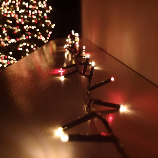 Samuel Alexander 500 LED TreeBrights Christmas String Lights with Timer in Red and Vintage Gold, 12.5m