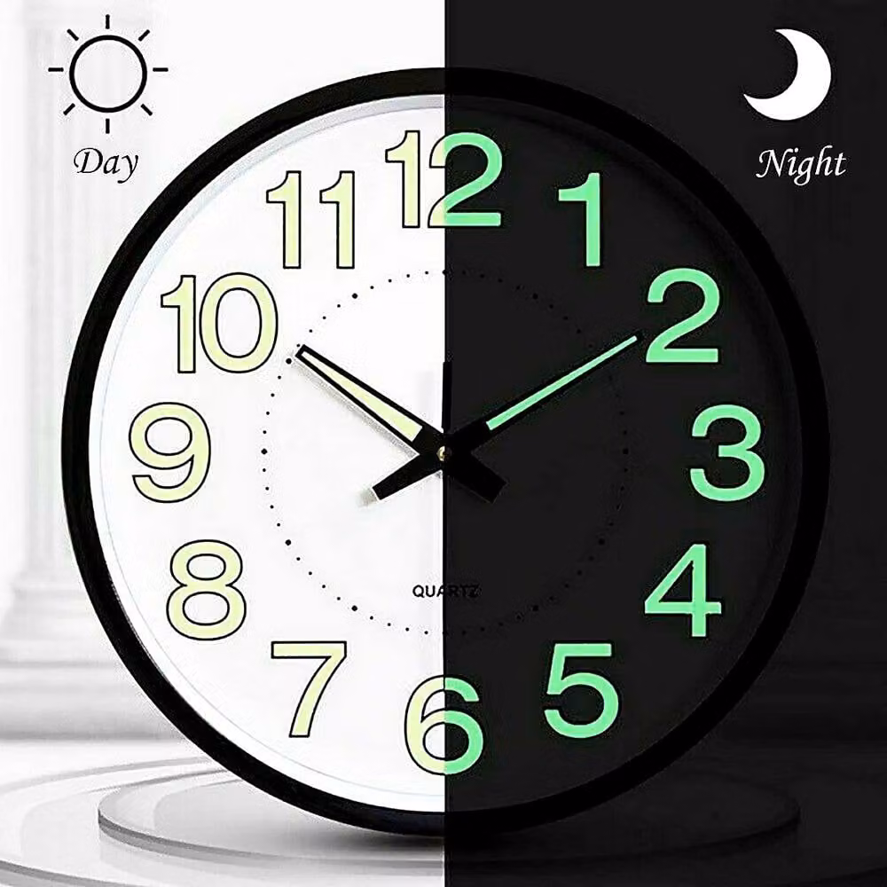 YnysTec Large Round Quartz Wall Clock in Black with Silent Luminous Glow, Diameter: 30.48 cm – 3