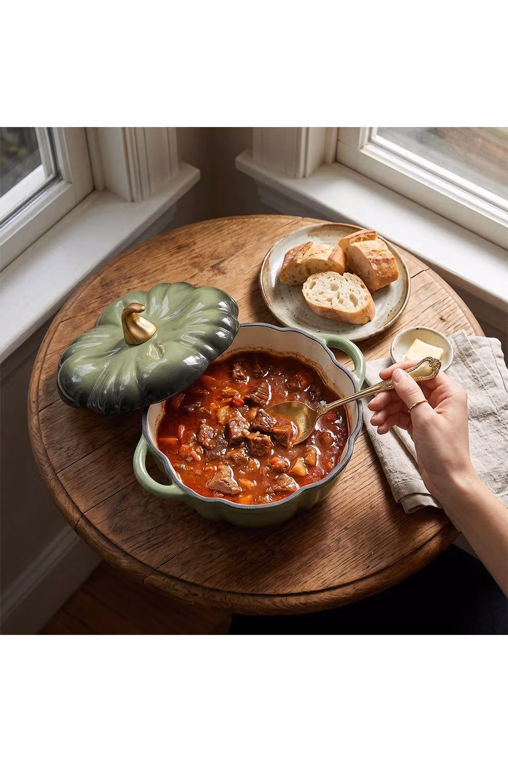 Living and Home Enamelled Cast Iron Pumpkin Dutch Oven with Lid and Handles in Green – 6