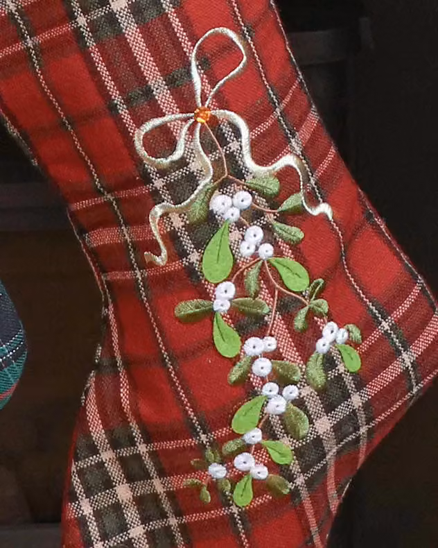 Dibor Set of 4 Mistletoe Highland Tartan Christmas Stockings in Red, Green and Orange – 3