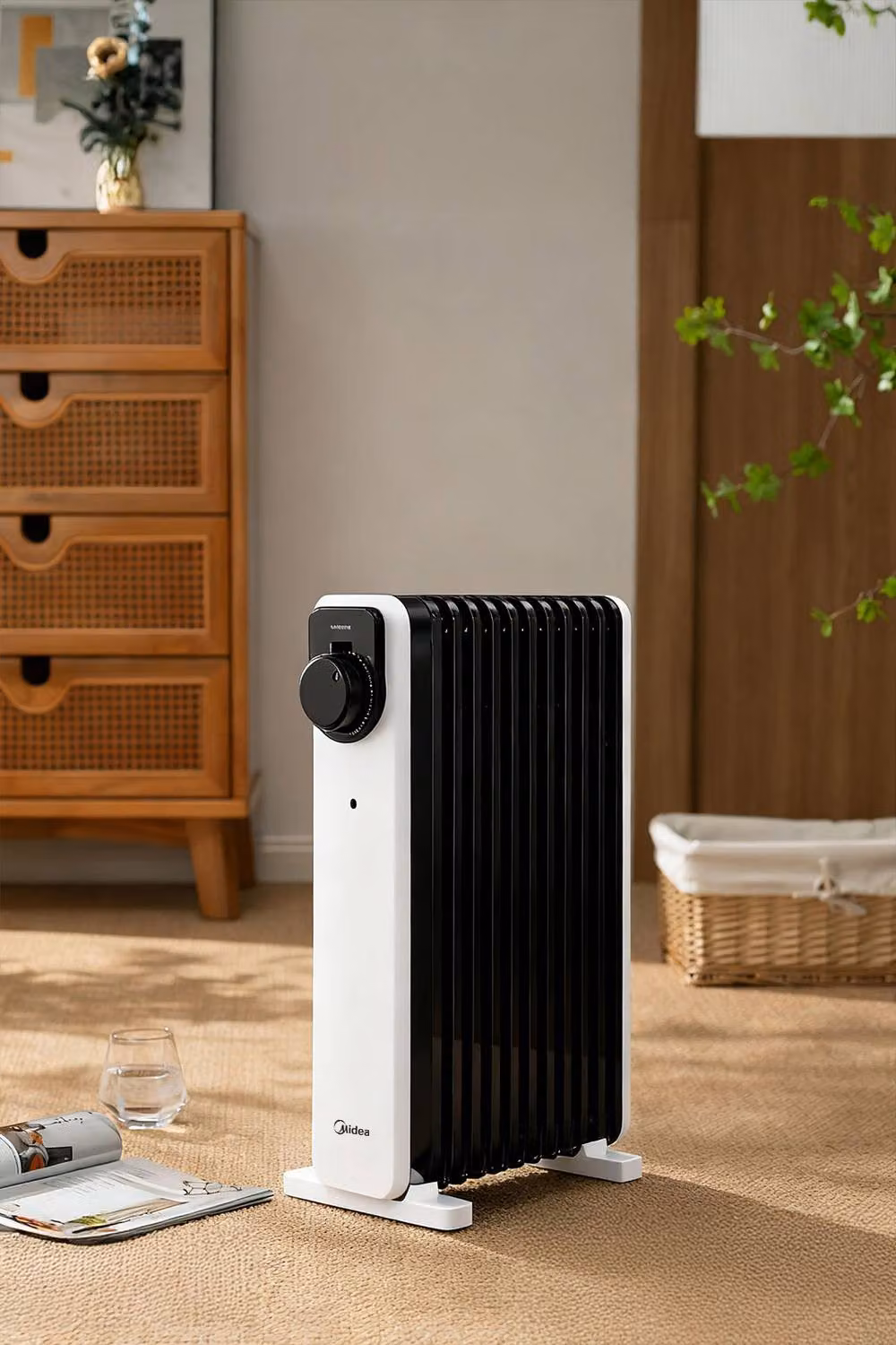 Midea 11-Fin 2.3kW Oil-Filled Electric Radiator with Overheat and Tip-Over Protection – 6