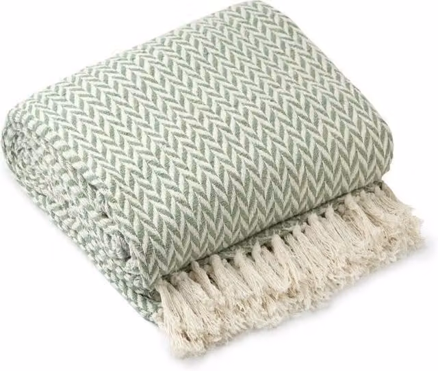 New Edge Blinds Chevron Collection Cotton Throw in Green, W/D/H: 127 x 152 cm