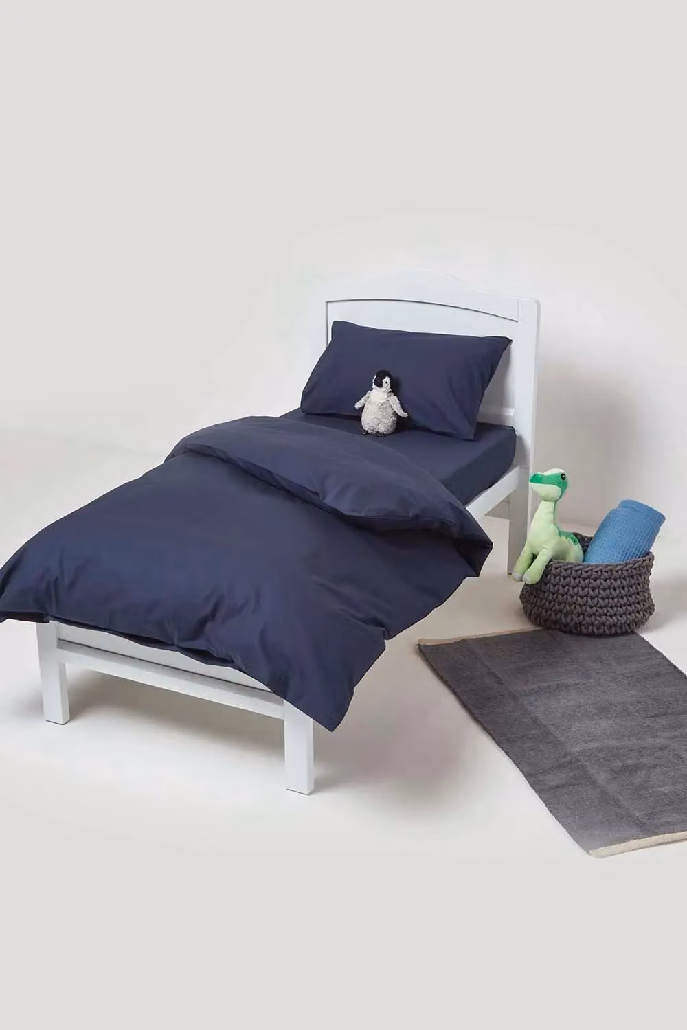 Homescapes Navy Blue Cotton Percale Cot Bed Fitted Sheets, 2 Pack, W: 60 cm, D: 120 cm, 200 Thread Count – 2