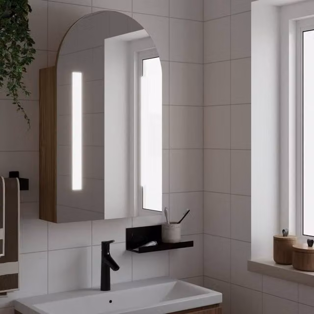 Berkfield Home Arched Oak Bathroom Mirror Cabinet with LED Light, Brown, W: 42 cm, D: 13 cm, H: 70 cm – 1