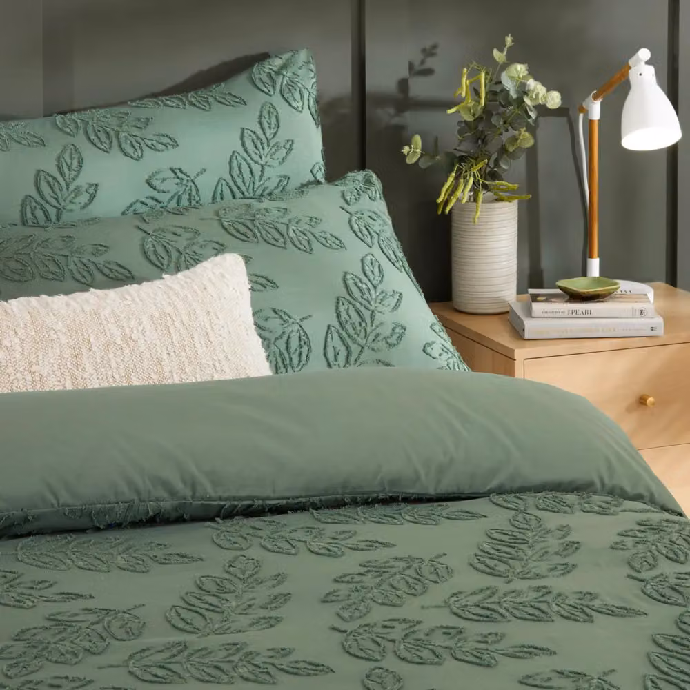Duvet Day Seville Leaf Tufted Soft Touch Duvet Cover Set in Green, W/D/H: 140 x 200 cm – 2