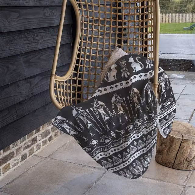 Benjamin Tate Design Hieroglyphs Fleece Blanket in Black and Sand, W/D/H: 120 x 150 cm – 1