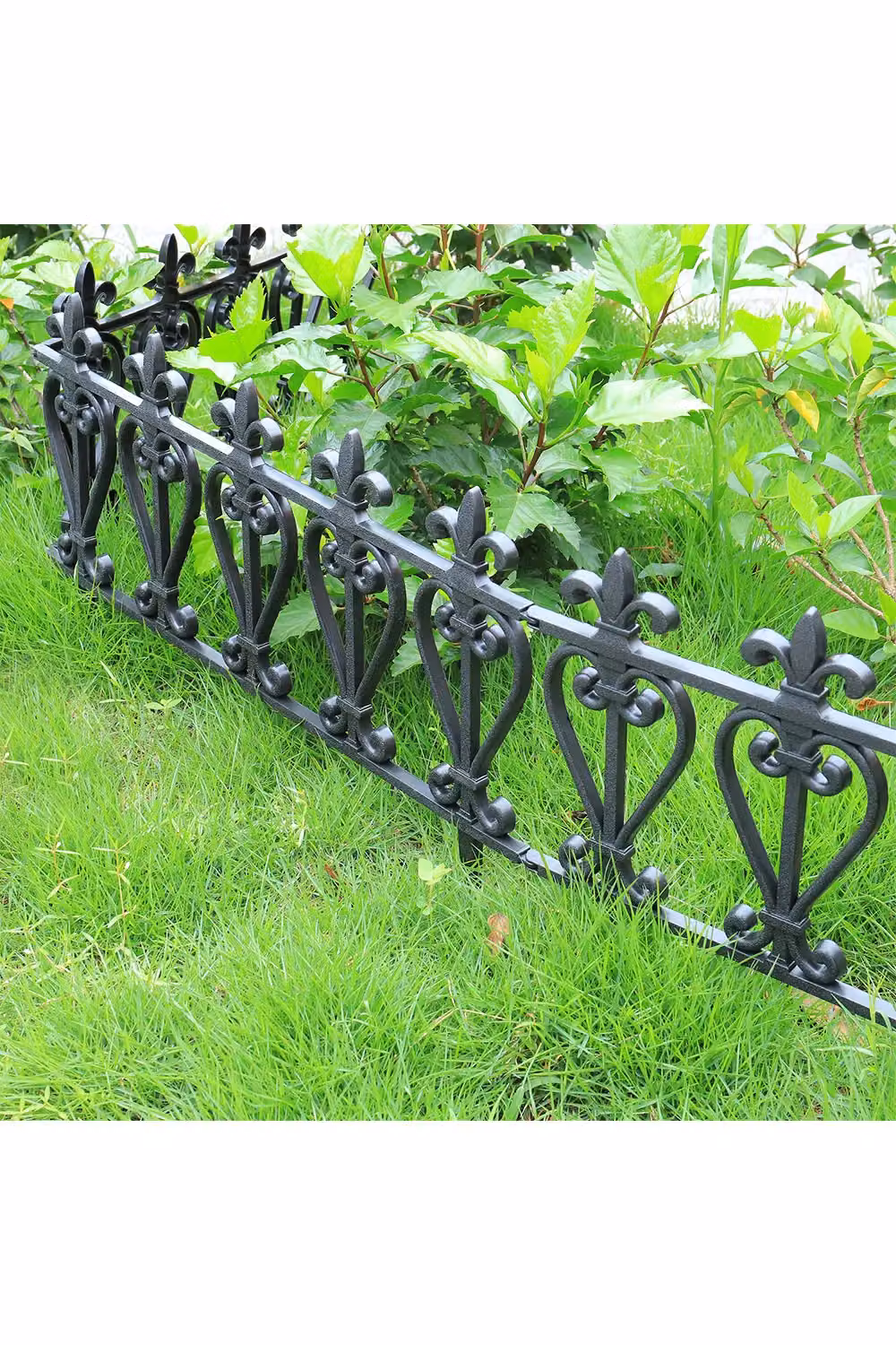 Living and Home 3-Piece Black Plastic Decorative Garden Border Fence – 2