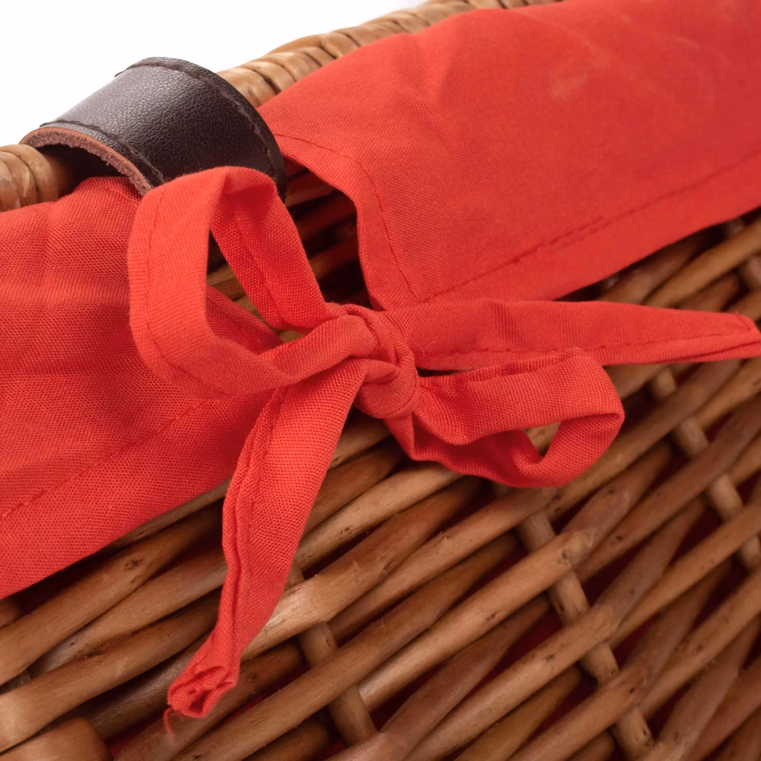 Red Hamper Double Steamed Wicker Picnic Basket with Red Cotton Lining – 4