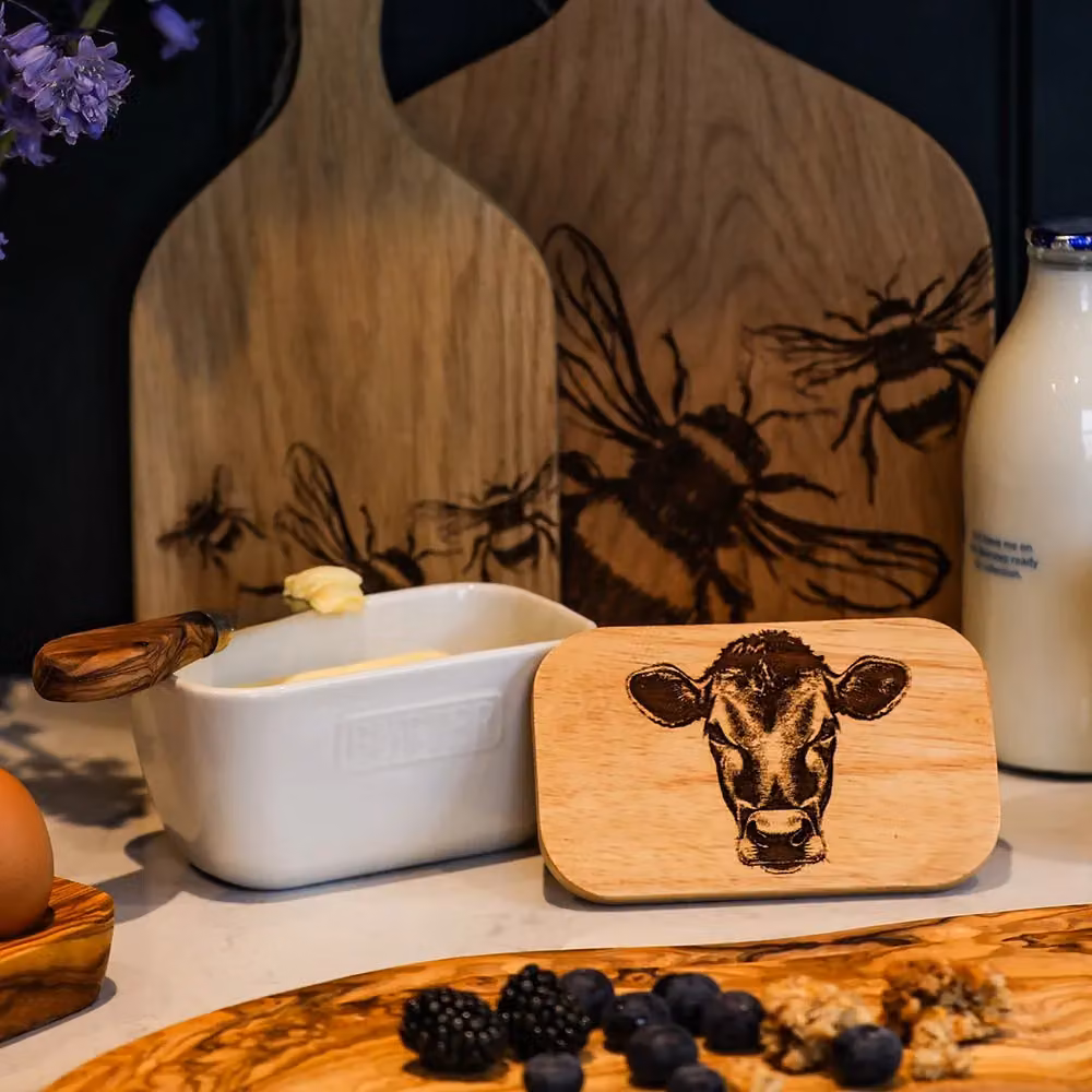 Selbrae House White Ceramic Butter Dish with Jersey Cow Design, W: 14 cm x D: 9 cm – 2