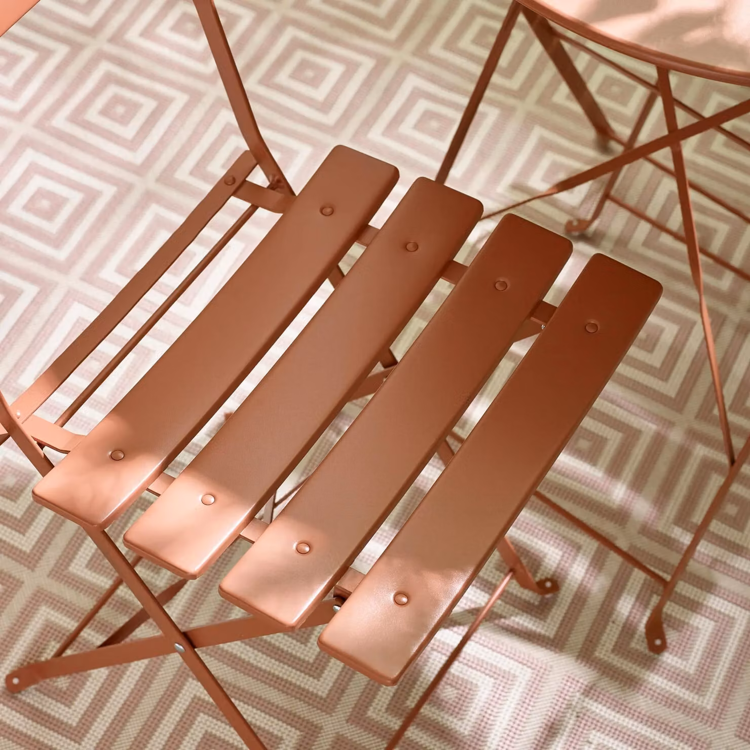 FurnitureboxUK Cabo 2 Seater Metal Bistro Set with Round Table in Dusty Pink – 2