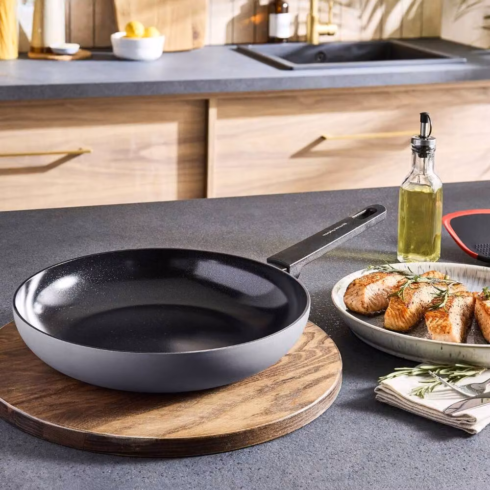 Morphy Richards Grey Aluminium Frying Pan with Ceramic Coating, 28cm – 6