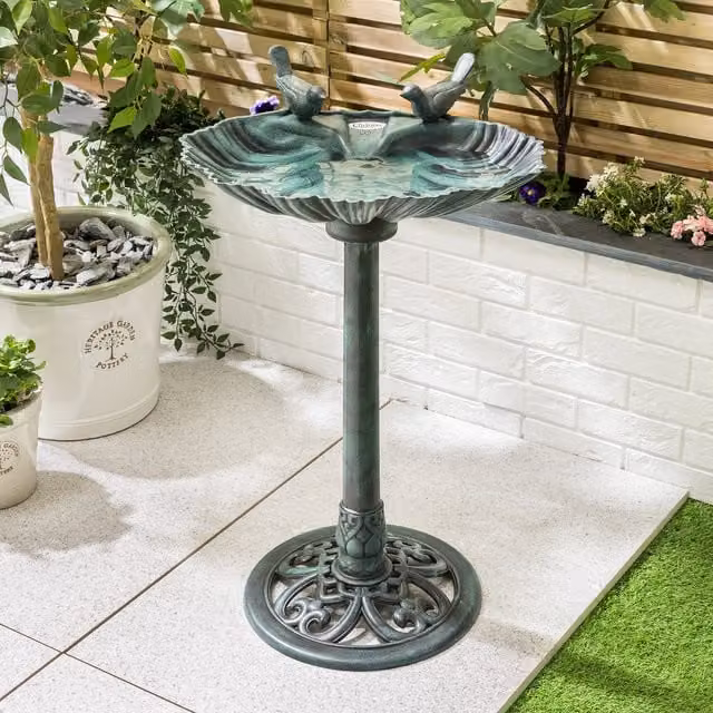 Christow Clam Shell Pedestal Bird Bath in Green