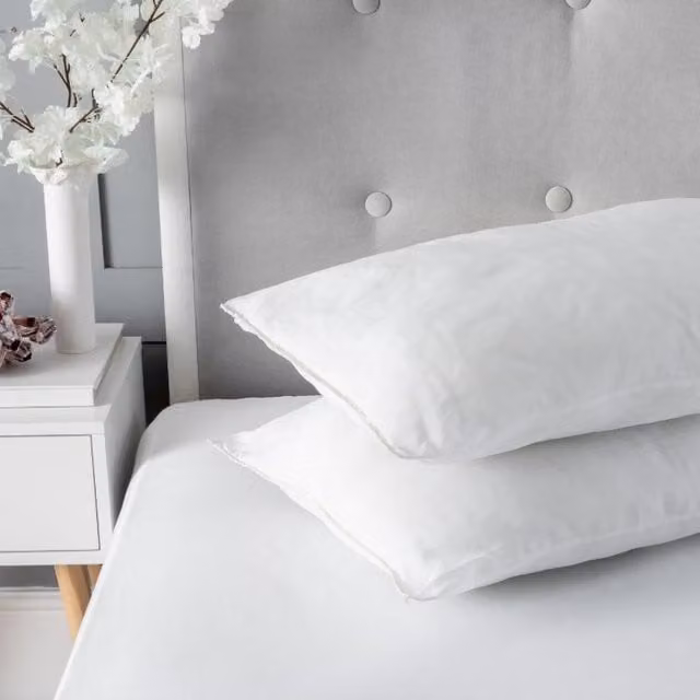 Snug City Pair of Soft Microfibre and Hollowfibre Filling Pillows in White – 1